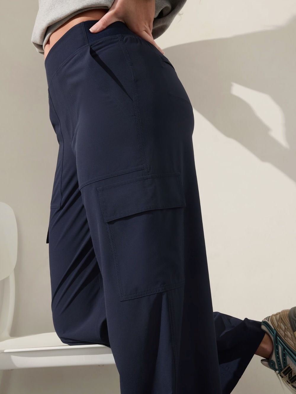 ATHLETA ‘Brooklyn Heights High-Rise Cargo Pants' in Navy